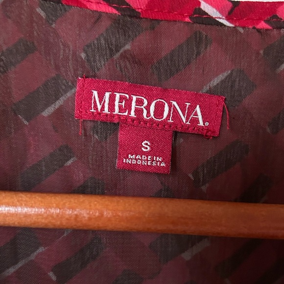 Women’s Top - Picture 3 of 3